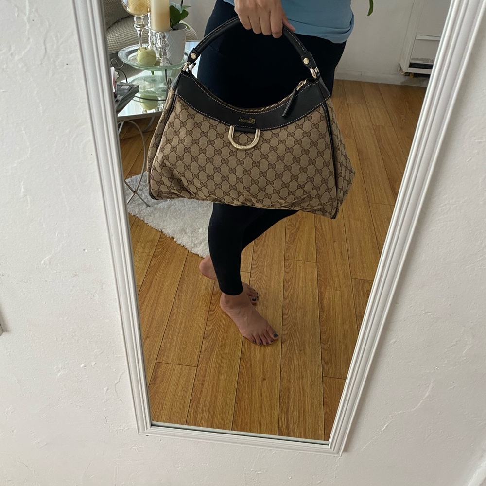Authentic Gucci Medium Canvas GG Logo Hobo - Picture 5 of 13